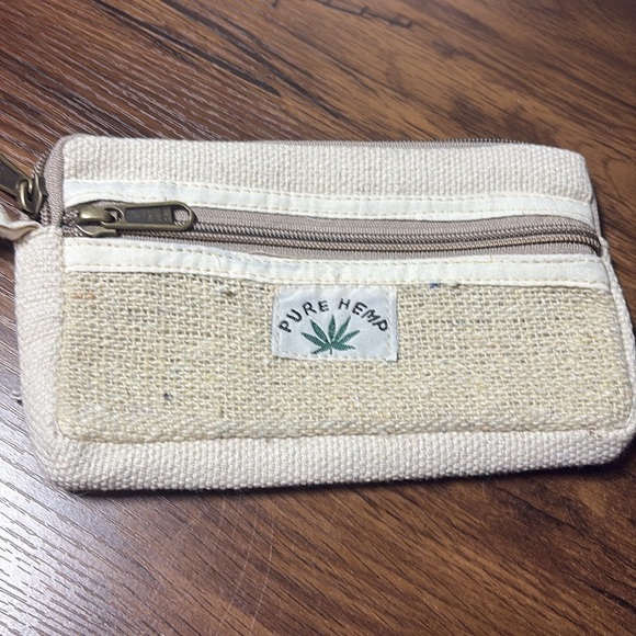 Pure Hemp Cream Wristlet NWOT - Picture 2 of 4